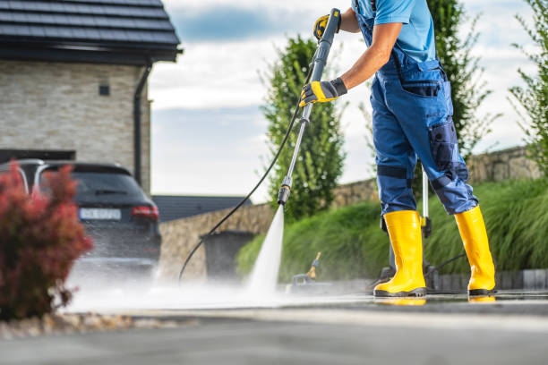 Best Fence Pressure Washing  in Dinuba, CA